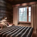 Kelo Chalet *